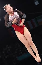 深度解析“十三水”的摆牌逻辑：如何化腐朽为神奇，将烂牌摆出水数？（十三水摆牌全攻略：烂牌也能翻盘，教你最大化水数）